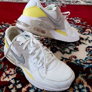 Womens Nike Air Max Excee Size 7